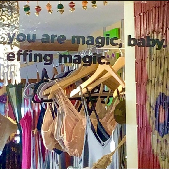 Meet your Posher, Trinity - Picture 1 of 1